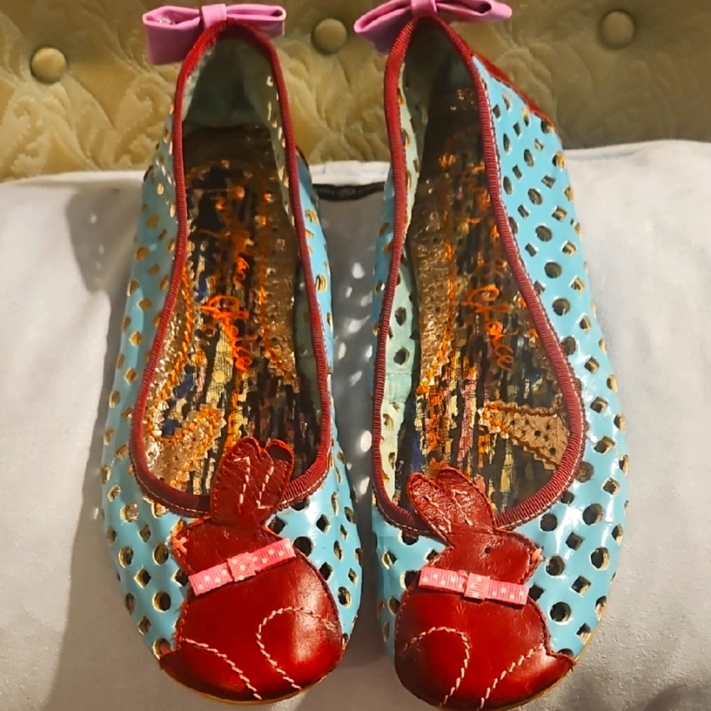 IRREGULAR CHOICE chocolate Bunny Laser Cut Flats w/pink bow Heel Size 39